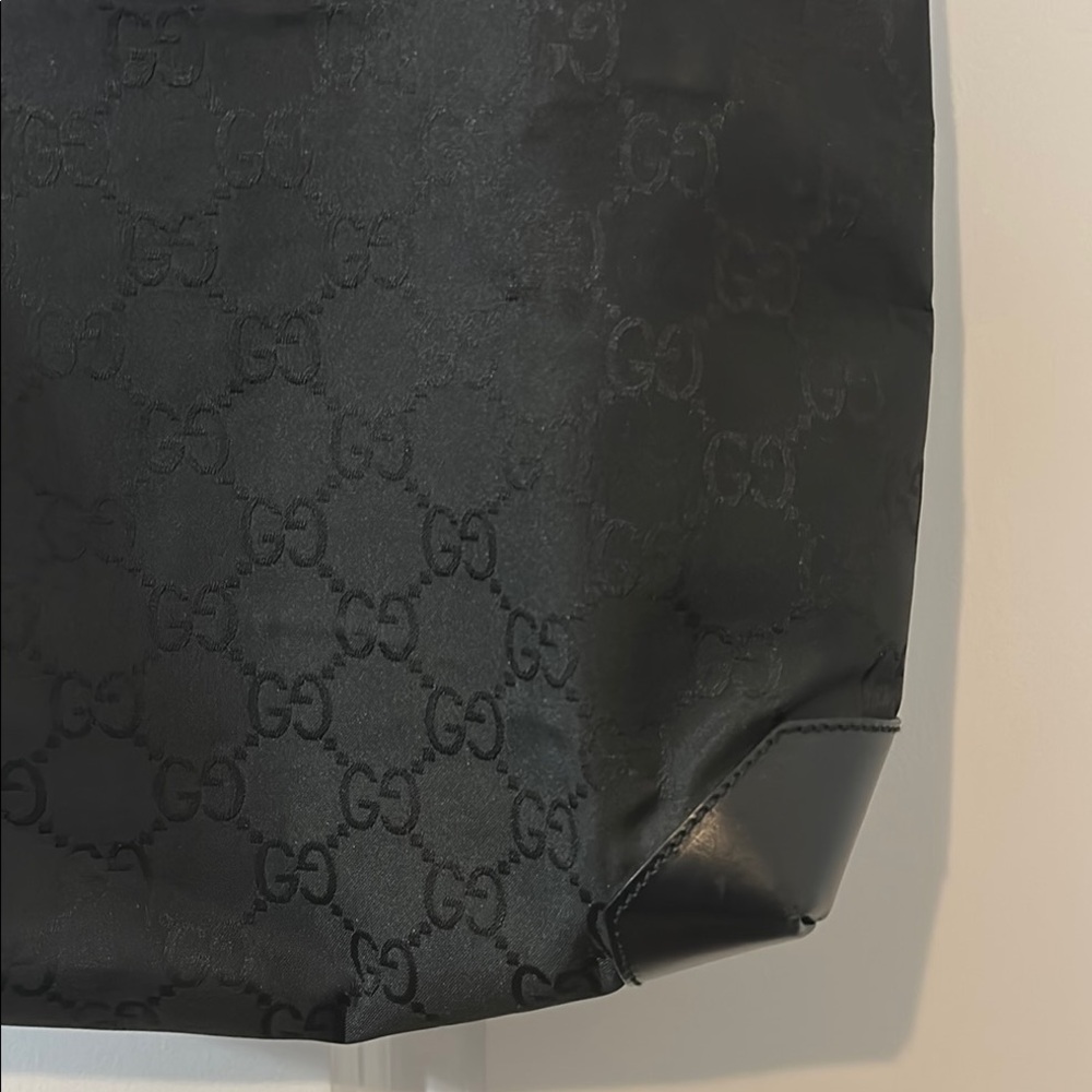 Gucci Black Canvas Tote Bag with Minimalist Design - Picture 4 of 15